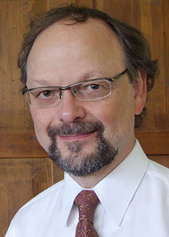 Head frame portrait photo of Martin Janello, the author of the Philosophy of Happiness book and website.